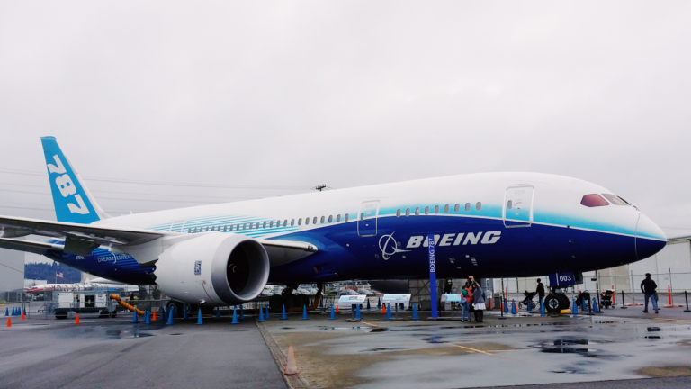 Photo of Boeing 787 Dreamliner plane